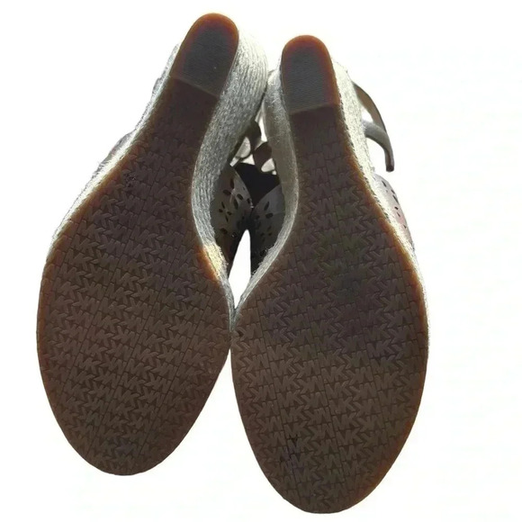 Michael Kors Womens Darci Espadrille Wedges Platforms
Sandals Heels-Size 7M - Picture 4 of 8